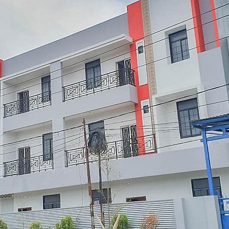 Mahkota Residence Mitra Reddoorz Karawang Exteriér fotografie